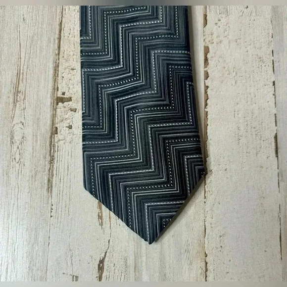 LOUIS DELL' OLIO Men's Tie 100% Silk Made in Italy Black Geometric - Picture 3 of 6